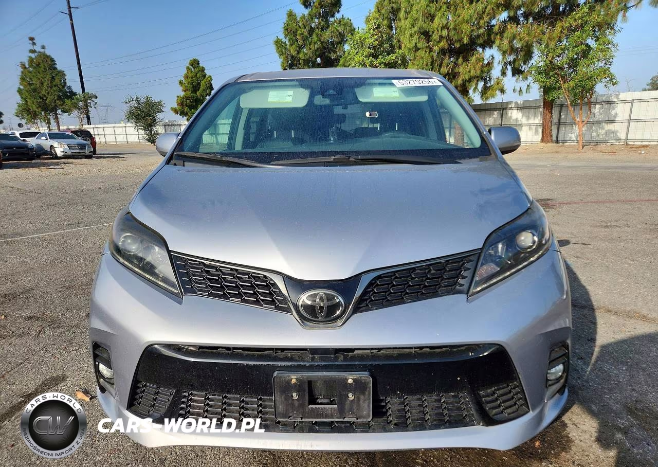 2018 Toyota Sienna Se Premium 8-Passenger VIN:5TDXZ3DC8JS935212 - 5