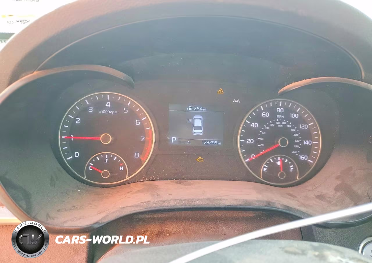 2019 Kia Optima S VIN:5XXGT4L36KG293875 - 9