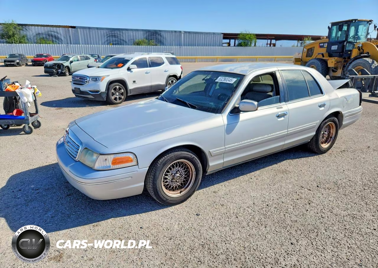 2000 Ford Crown Victor