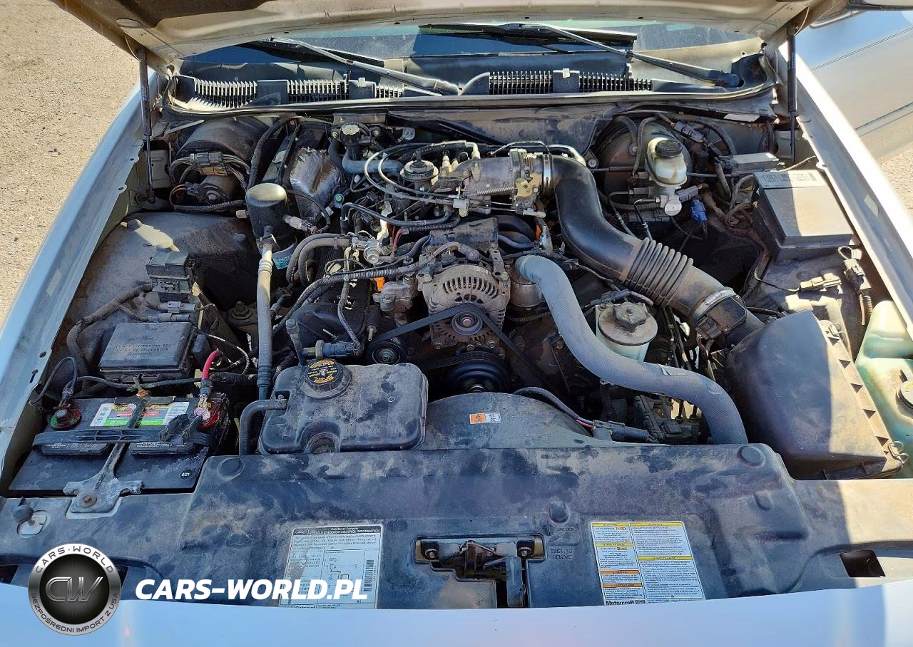 2000 Ford Crown Victor VIN:2FAFP74W0YX214325 - 11