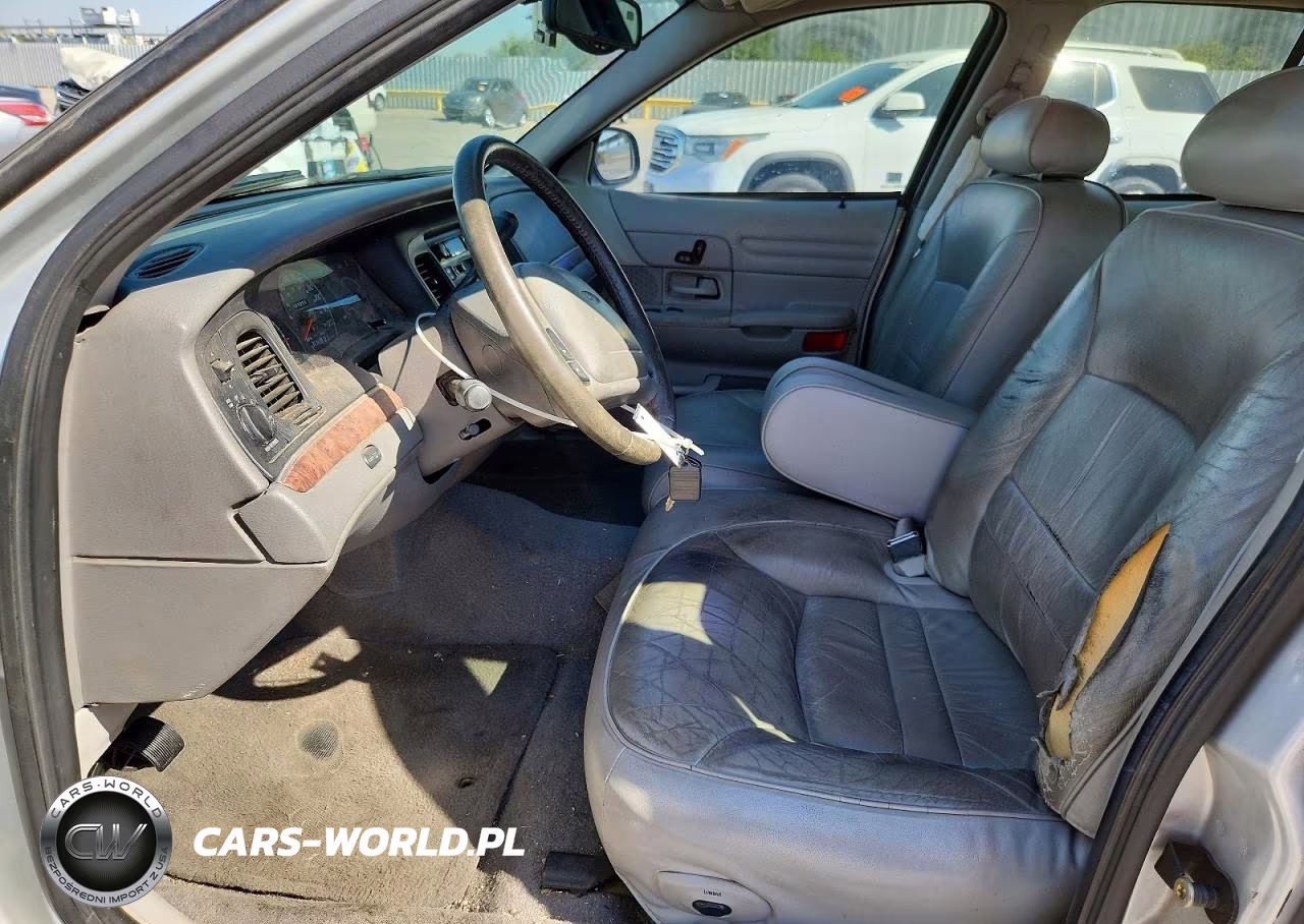 2000 Ford Crown Victor VIN:2FAFP74W0YX214325 - 7