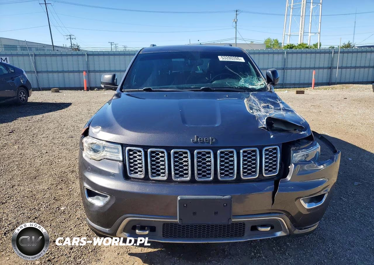 2018 Jeep Grand Cherokee Overland VIN:1C4RJFCG4JC135725 - 4