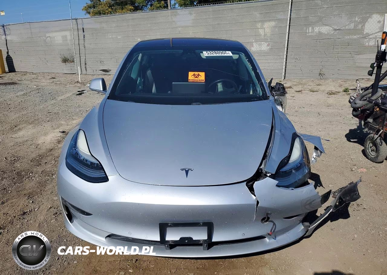 2018 Tesla Model 3 VIN:5YJ3E1EB2JF116947 - 5