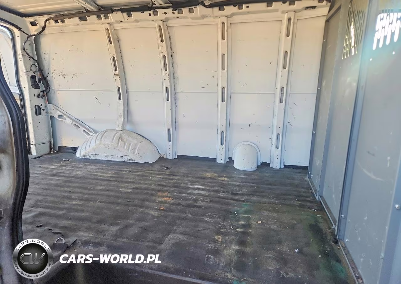 2021 Chevrolet Express 2500 Cargo Delivery Van VIN:1GCWGAFP6M1162716 - 11
