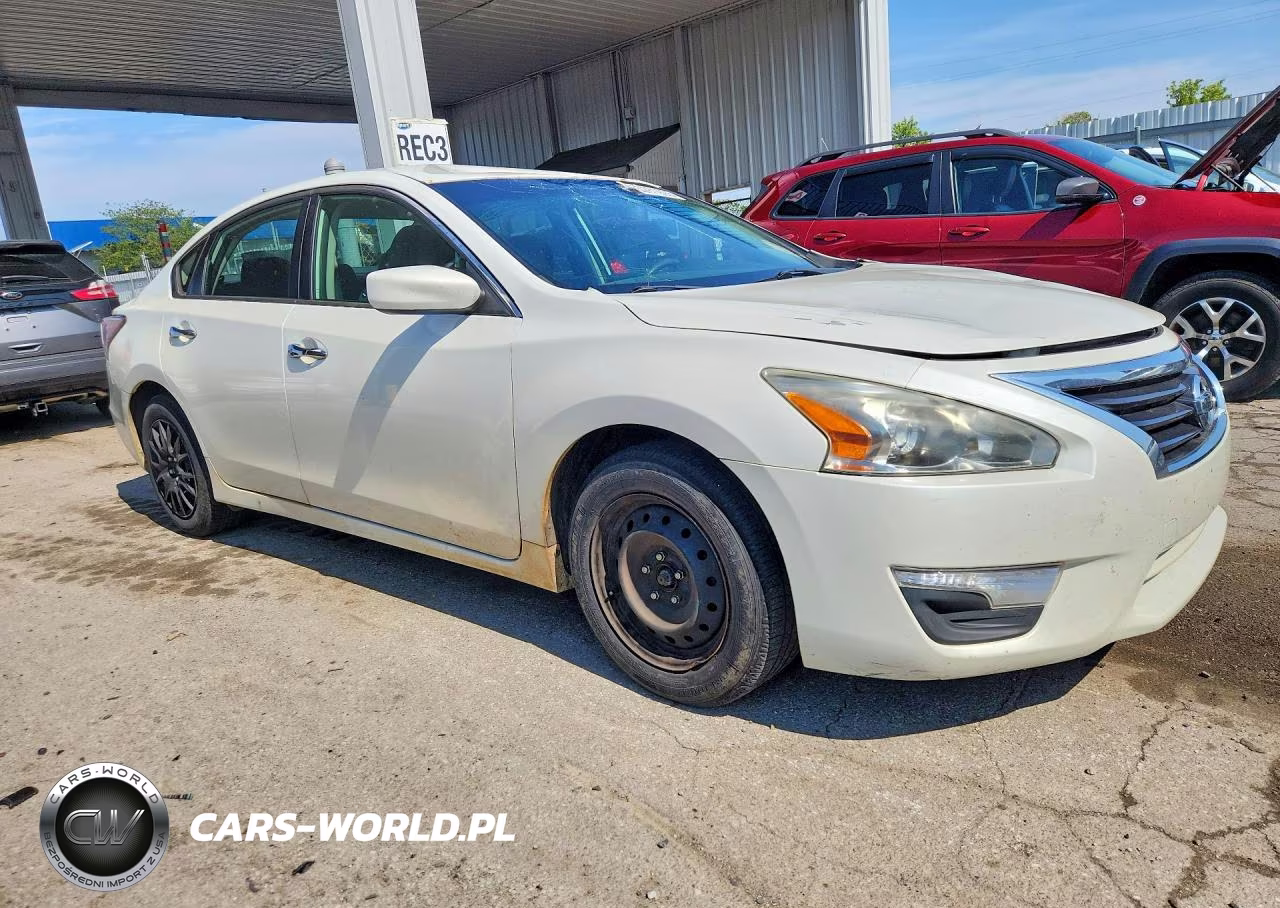 2015 Nissan Altima 2.5 S VIN:1N4AL3AP2FN334413 - 4