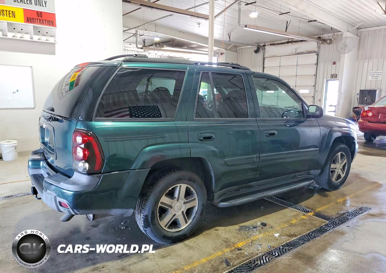 2005 Chevrolet Trailblazer Ls VIN:1GNDT13S352174384 - 3