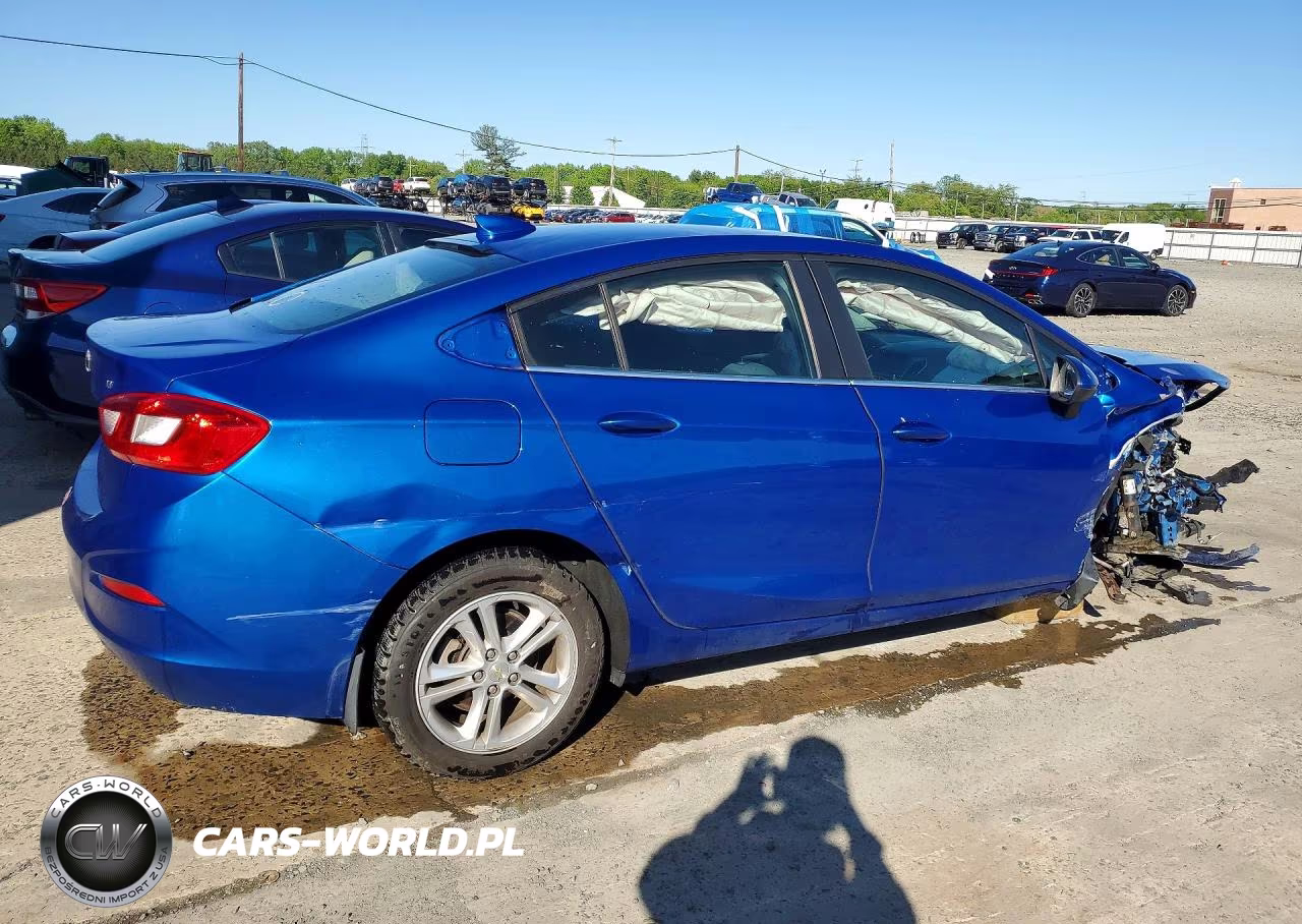 2017 Chevrolet Cruze Lt VIN:1G1BE5SM3H7263960 - 3