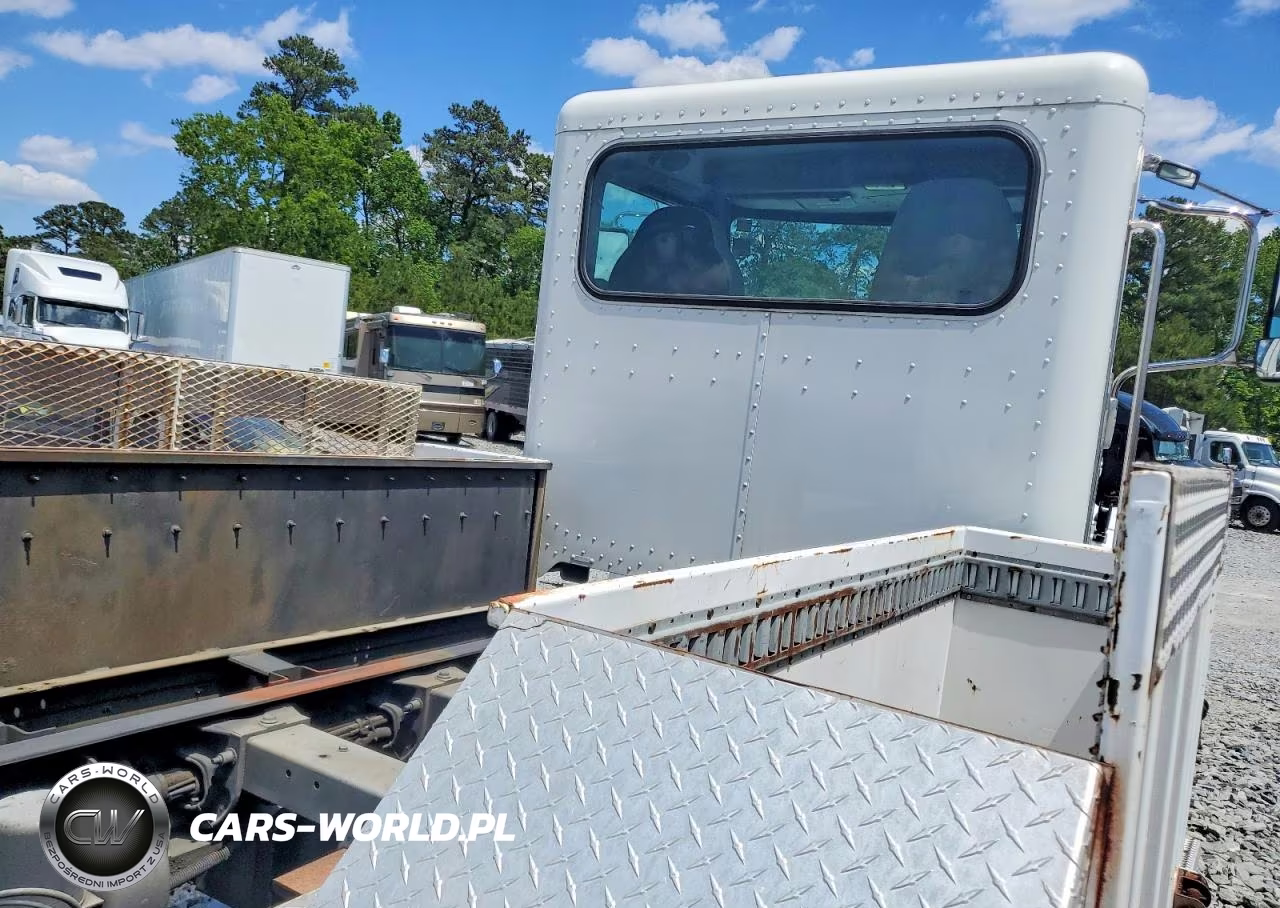 2016 Peterbilt 337 Utility - Service Truck VIN:2NP2HM7X8GM355676 - 11