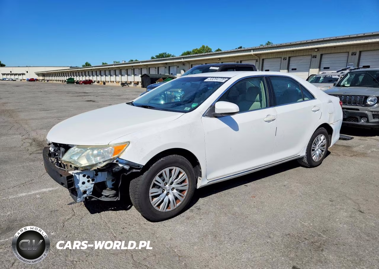 2012 Toyota Camry Le – zdjęcie 1 z 13