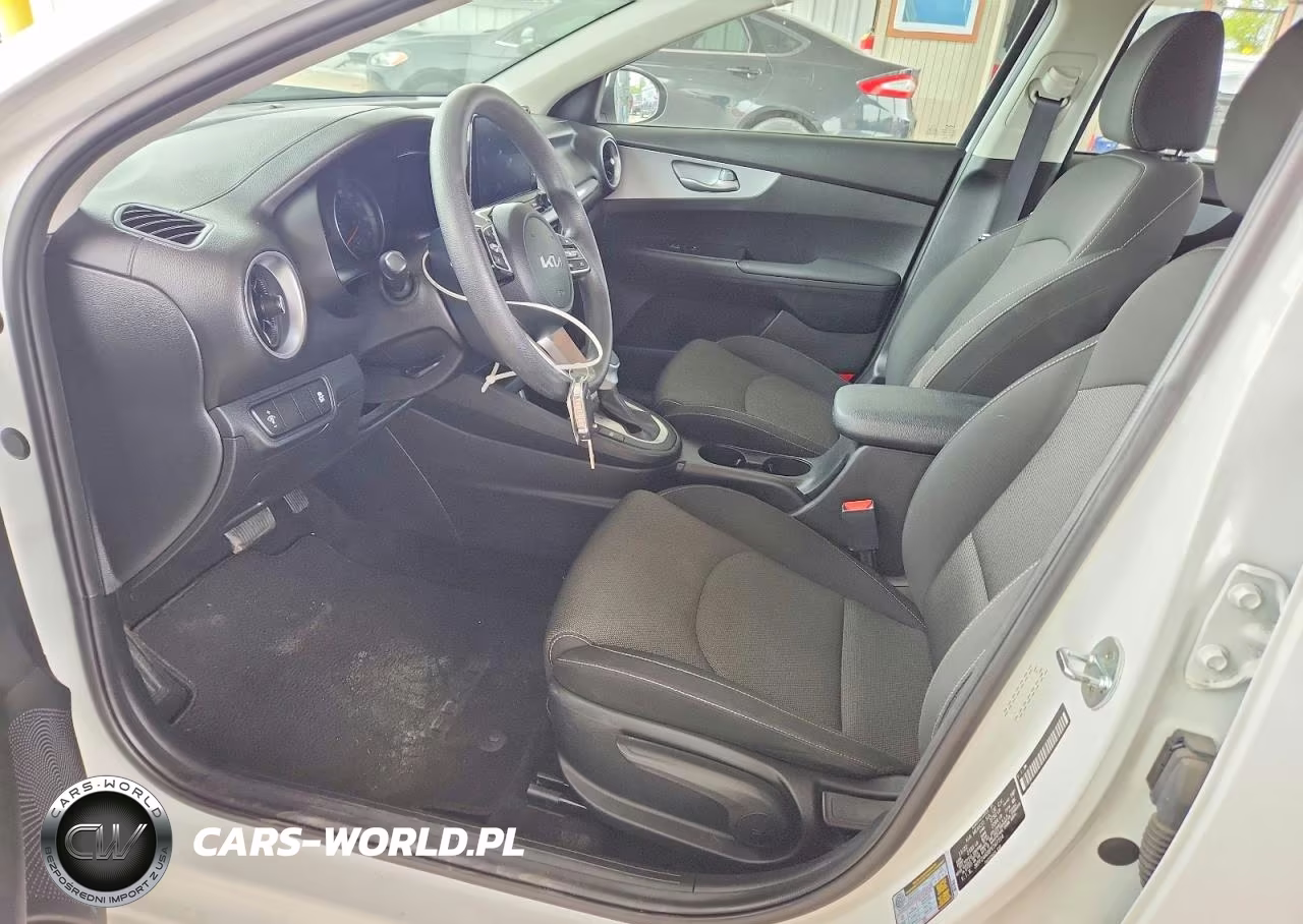 2023 Kia Forte Lxs VIN:3KPF24AD8PE567314 - 7