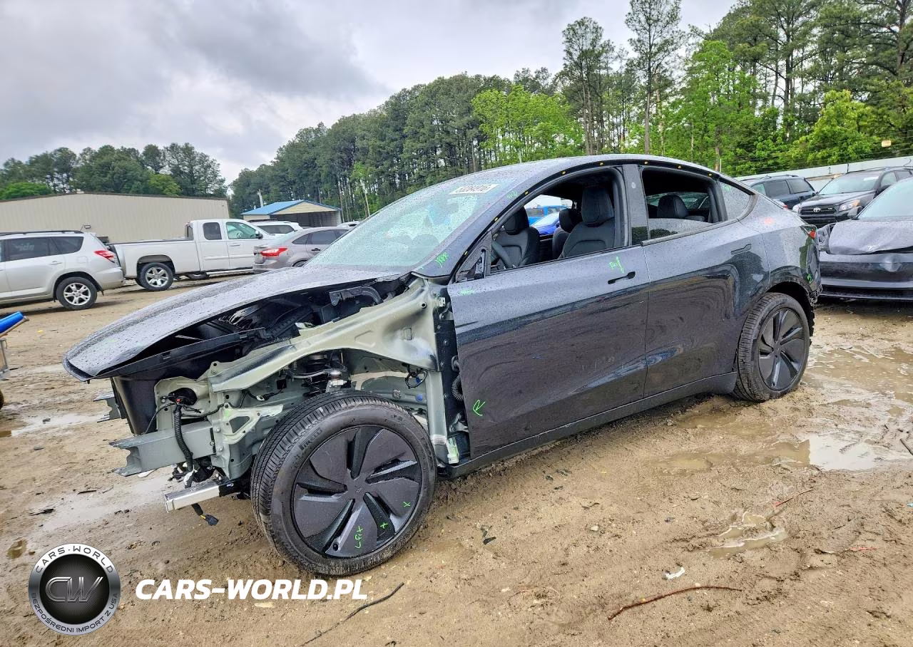 2026 Tesla Model Y – zdjęcie 1 z 13