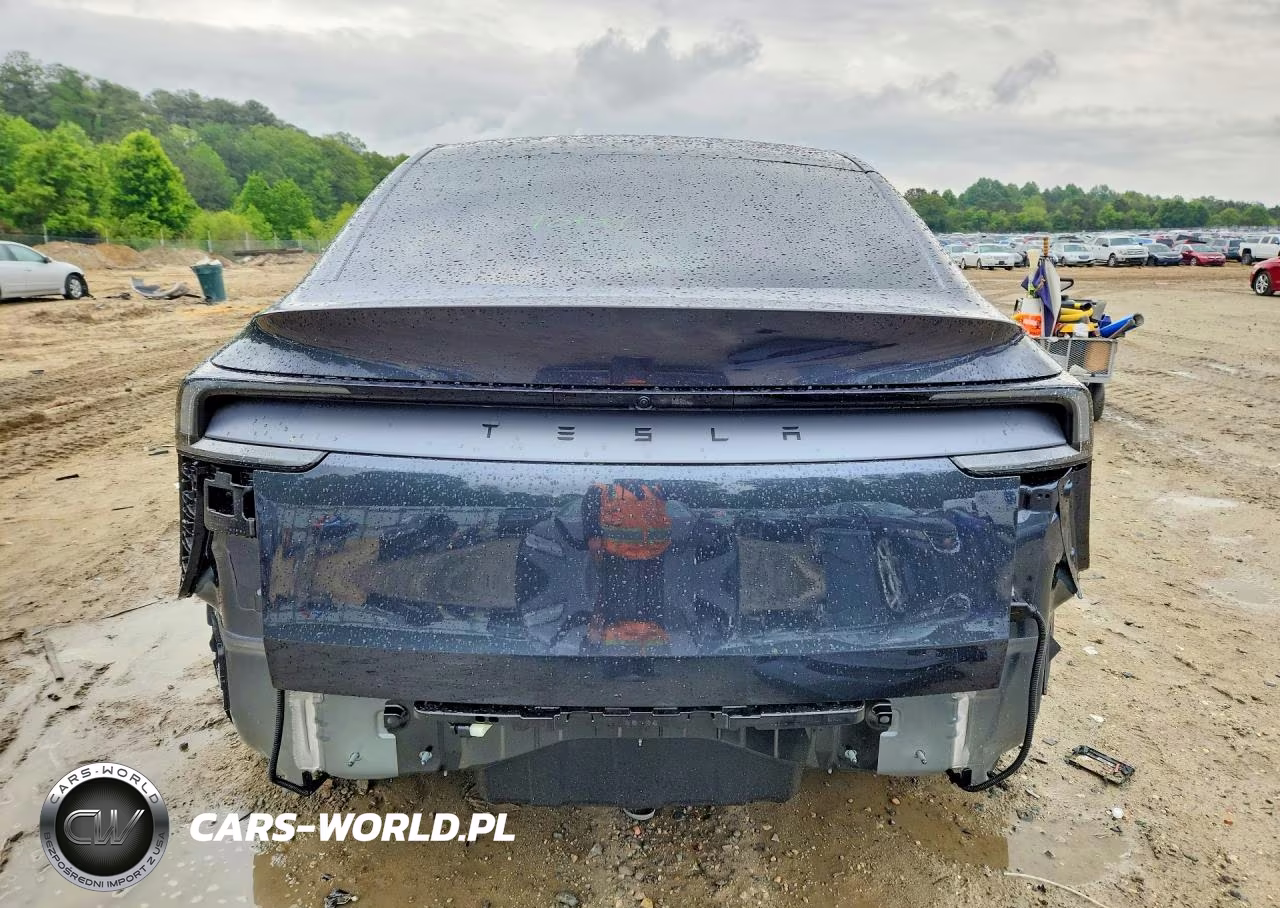 2026 Tesla Model Y VIN:7SAYGDED8TA661329 - 6