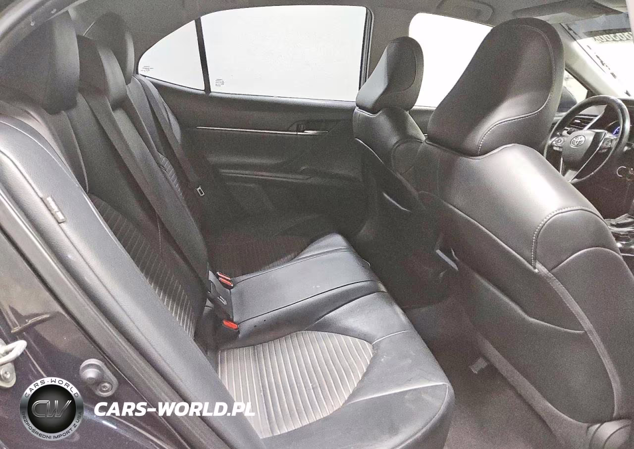 2020 Toyota Camry Se VIN:4T1G11AK4LU301607 - 10