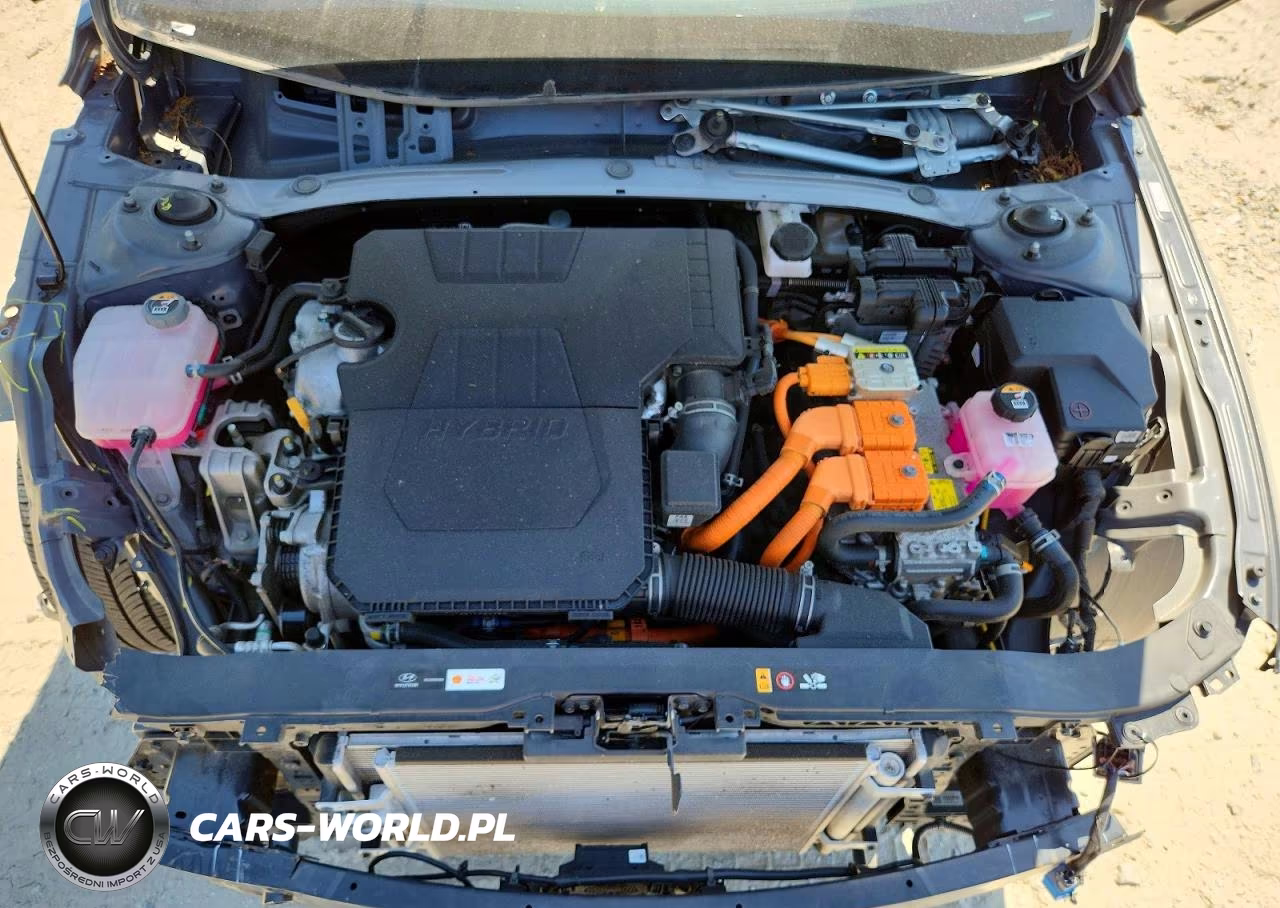 2025 Hyundai Elantra Limited VIN:KMHLN4DJ9SU121724 - 11