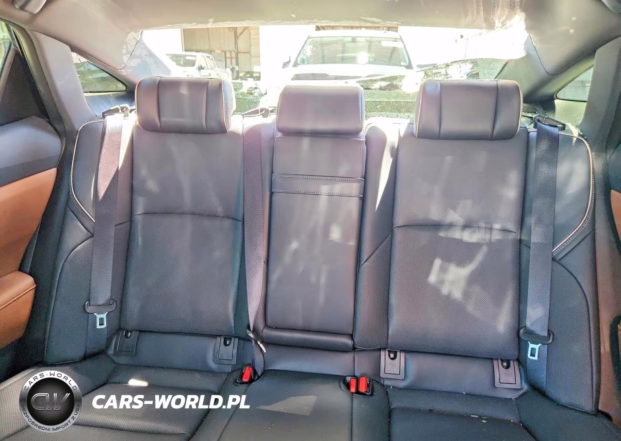 2026 Toyota Crown Limited VIN:JTDAAAAF8T3045958 - 10