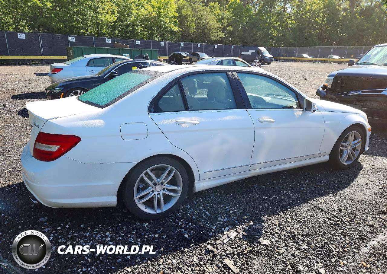 2014 Mercedes-Benz C 300 4Matic VIN:WDDGF8AB7ER305435 - 3