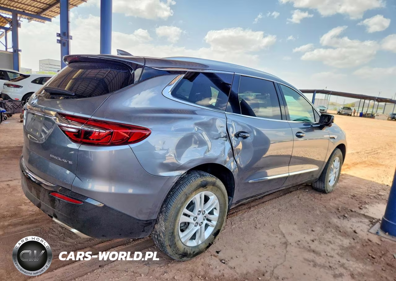 2018 Buick Enclave Essence VIN:5GAERBKW9JJ251394 - 3
