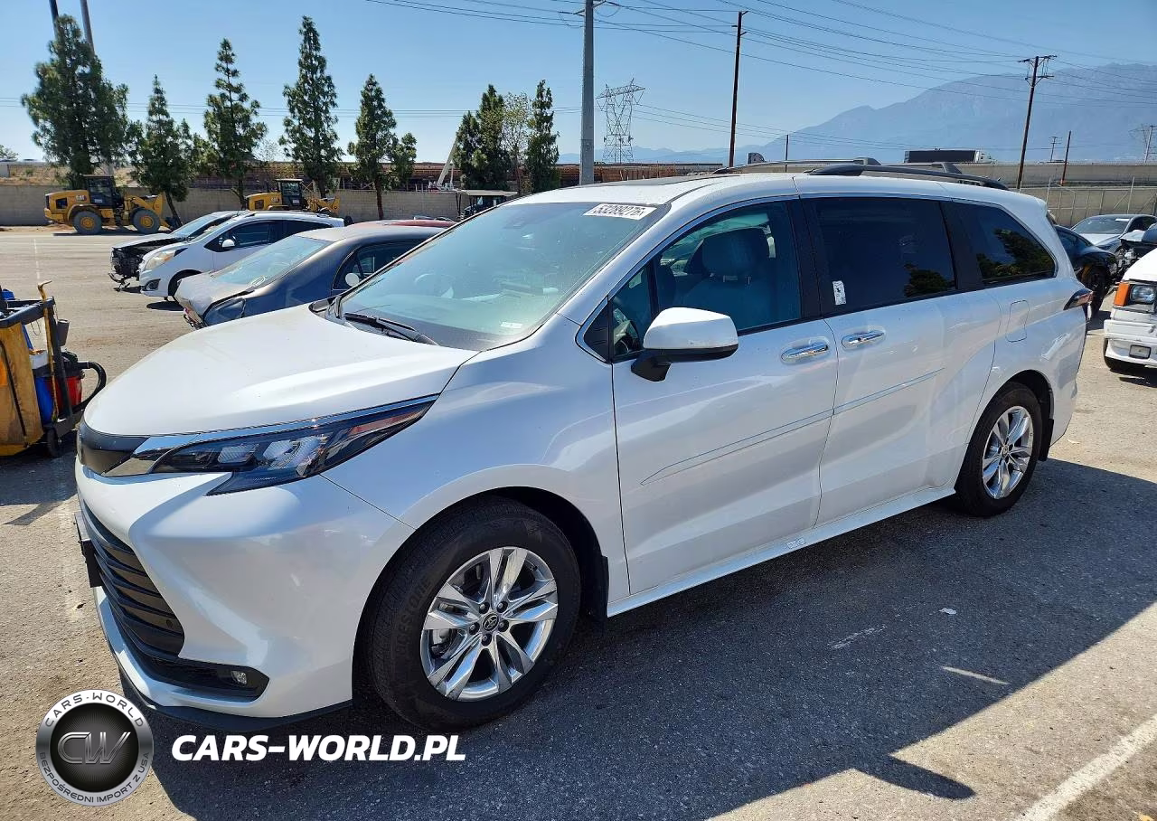 2025 Toyota Sienna Xle 7-Passenger – zdjęcie 1 z 13