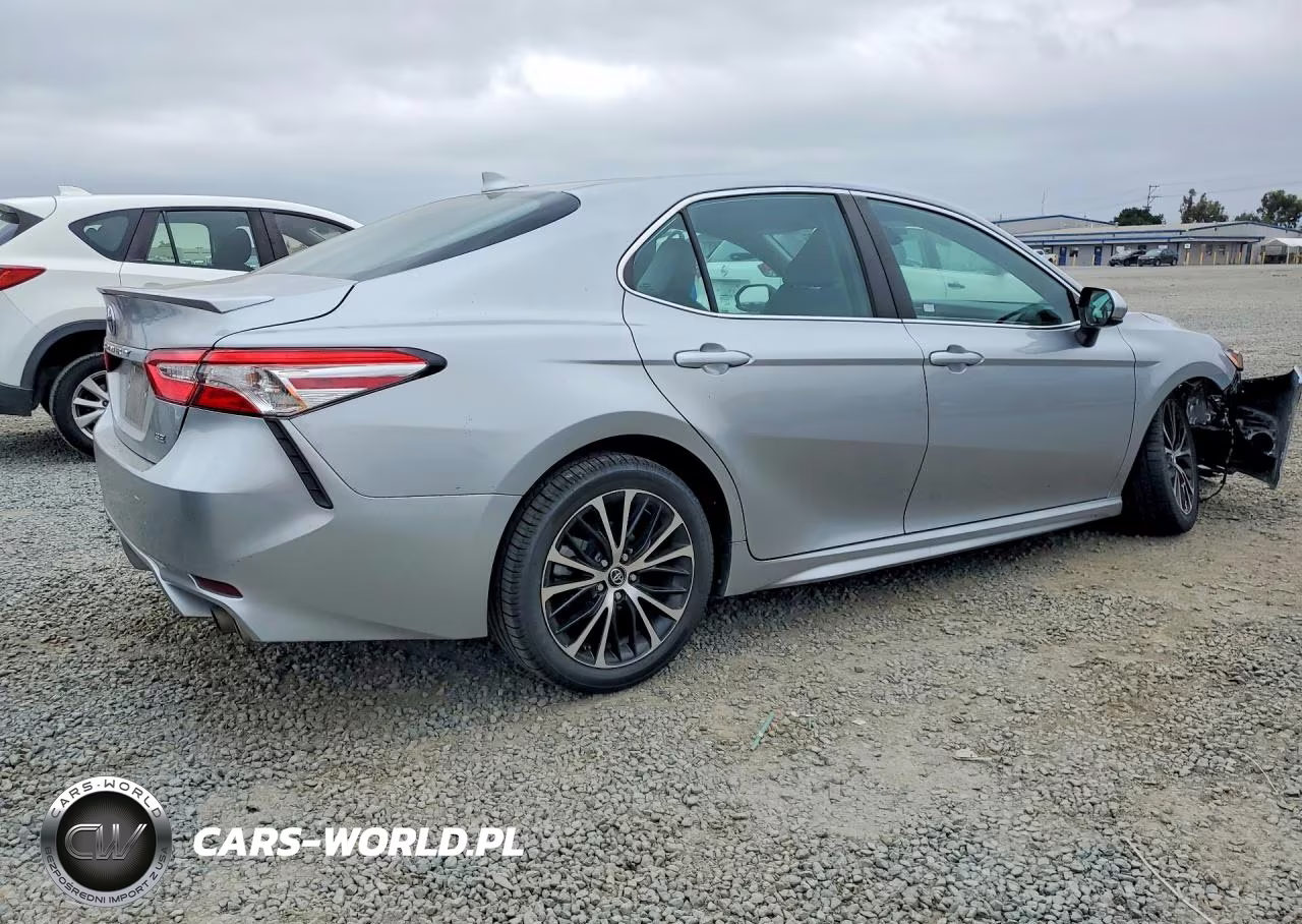 2020 Toyota Camry Se VIN:4T1G11AK0LU870440 - 3