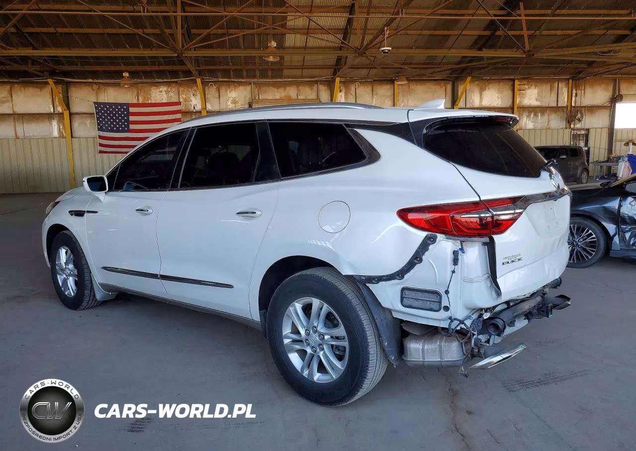 2018 Buick Enclave Essence VIN:5GAERBKW7JJ212755 - 2