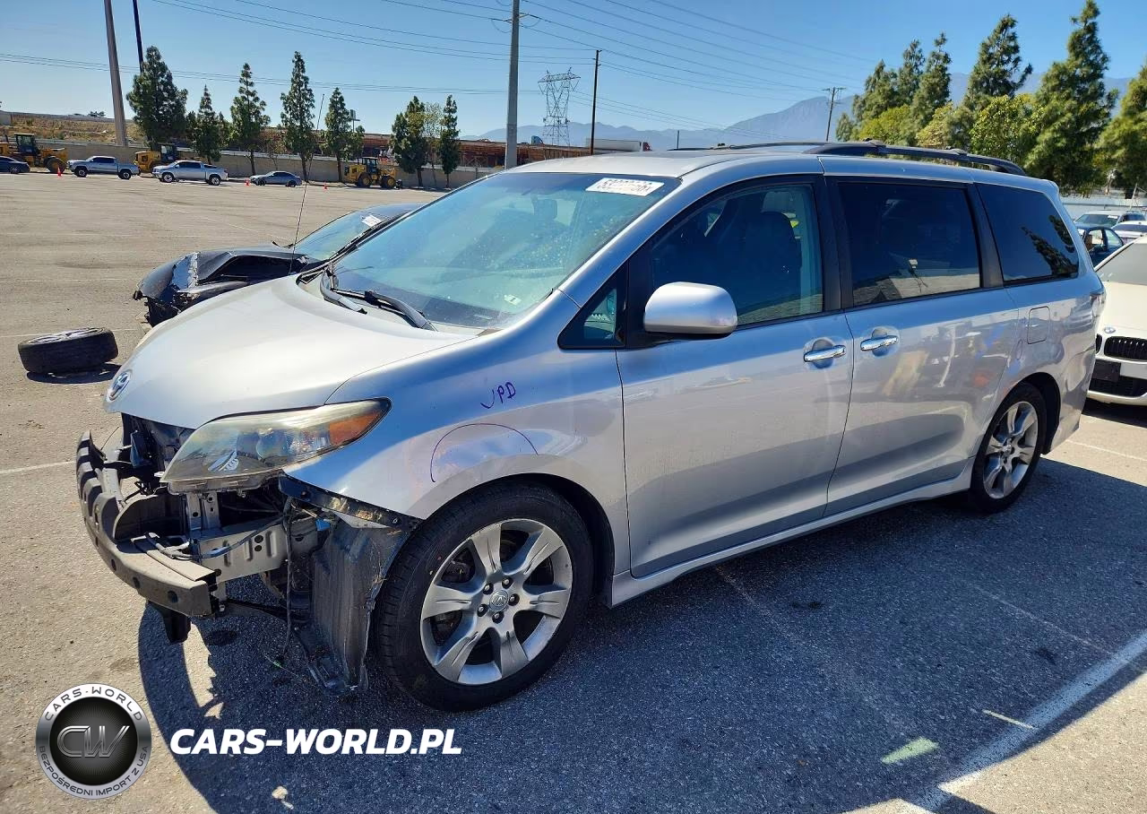 2014 Toyota Sienna Sport