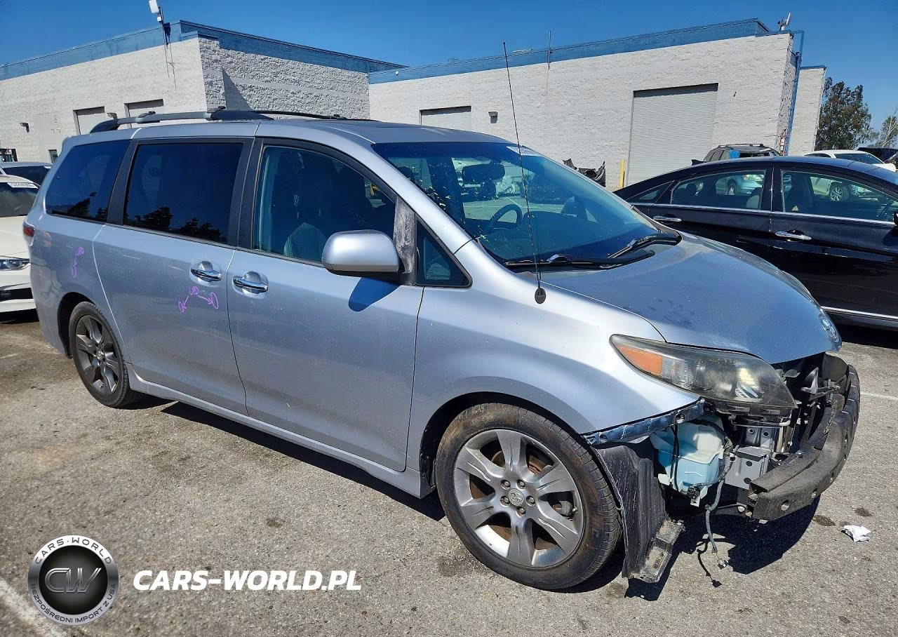 2014 Toyota Sienna Sport VIN:5TDXK3DC0ES517690 - 4