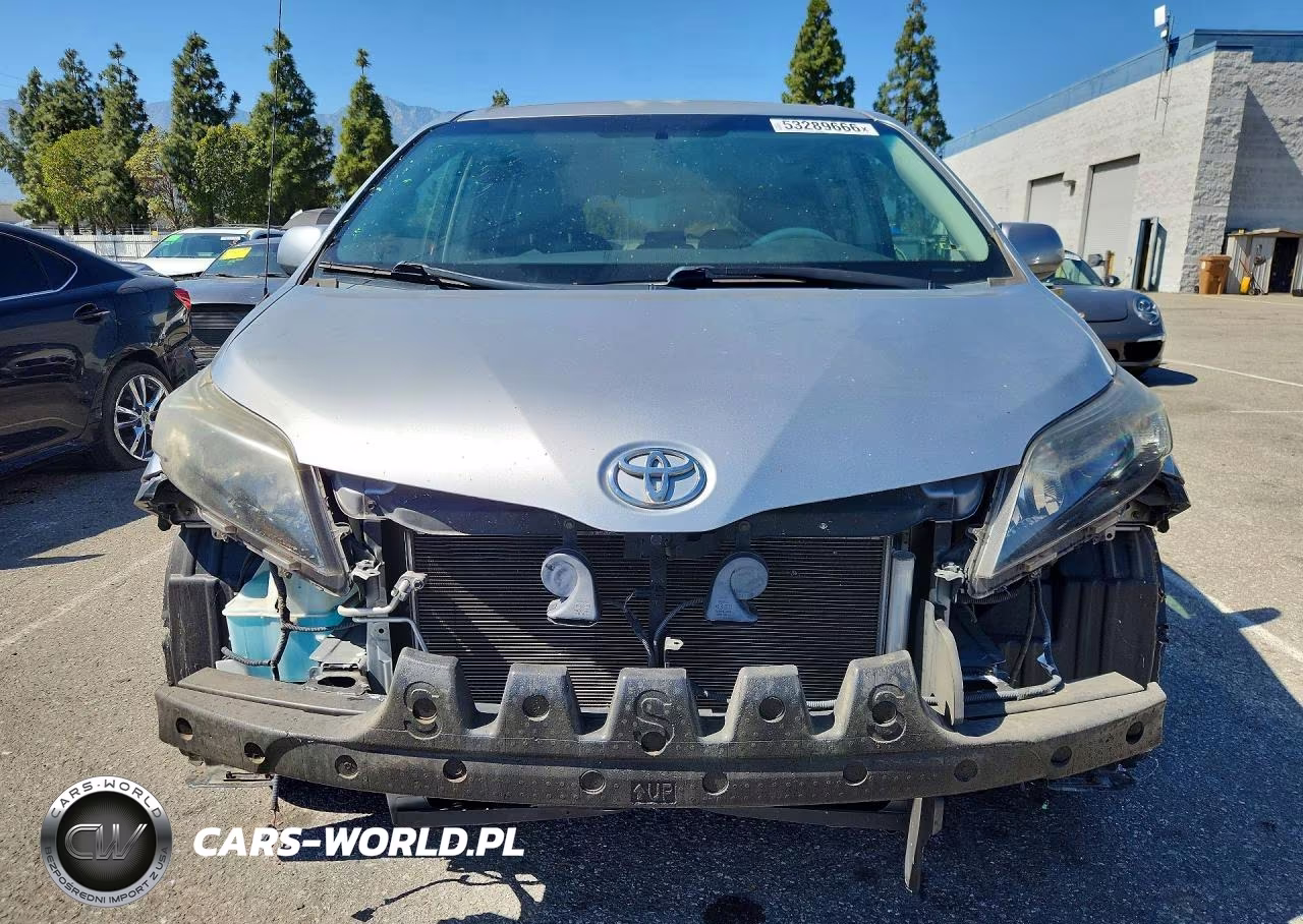2014 Toyota Sienna Sport VIN:5TDXK3DC0ES517690 - 5