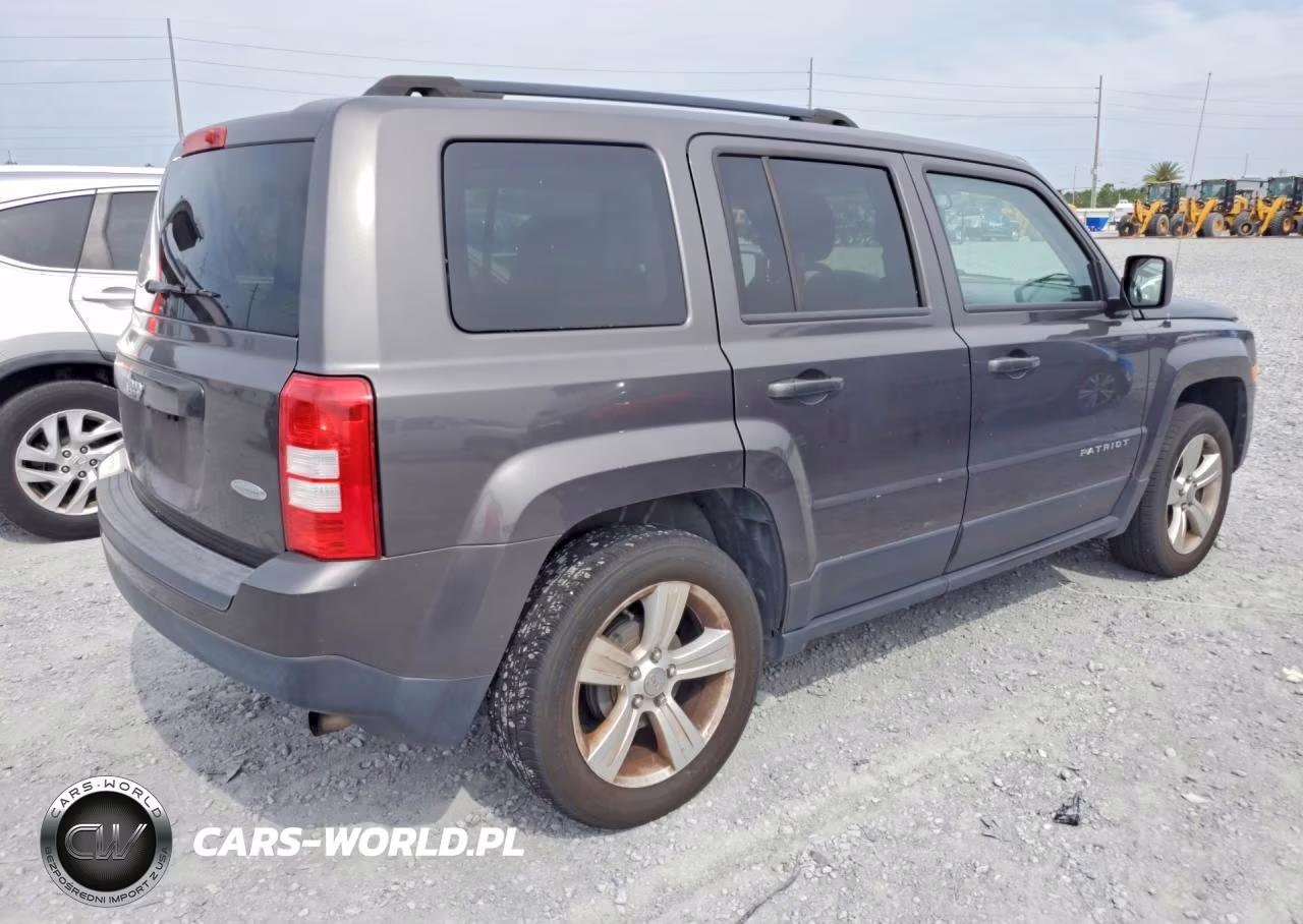 2016 Jeep Patriot Latitude VIN:1C4NJPFA9GD640318 - 3