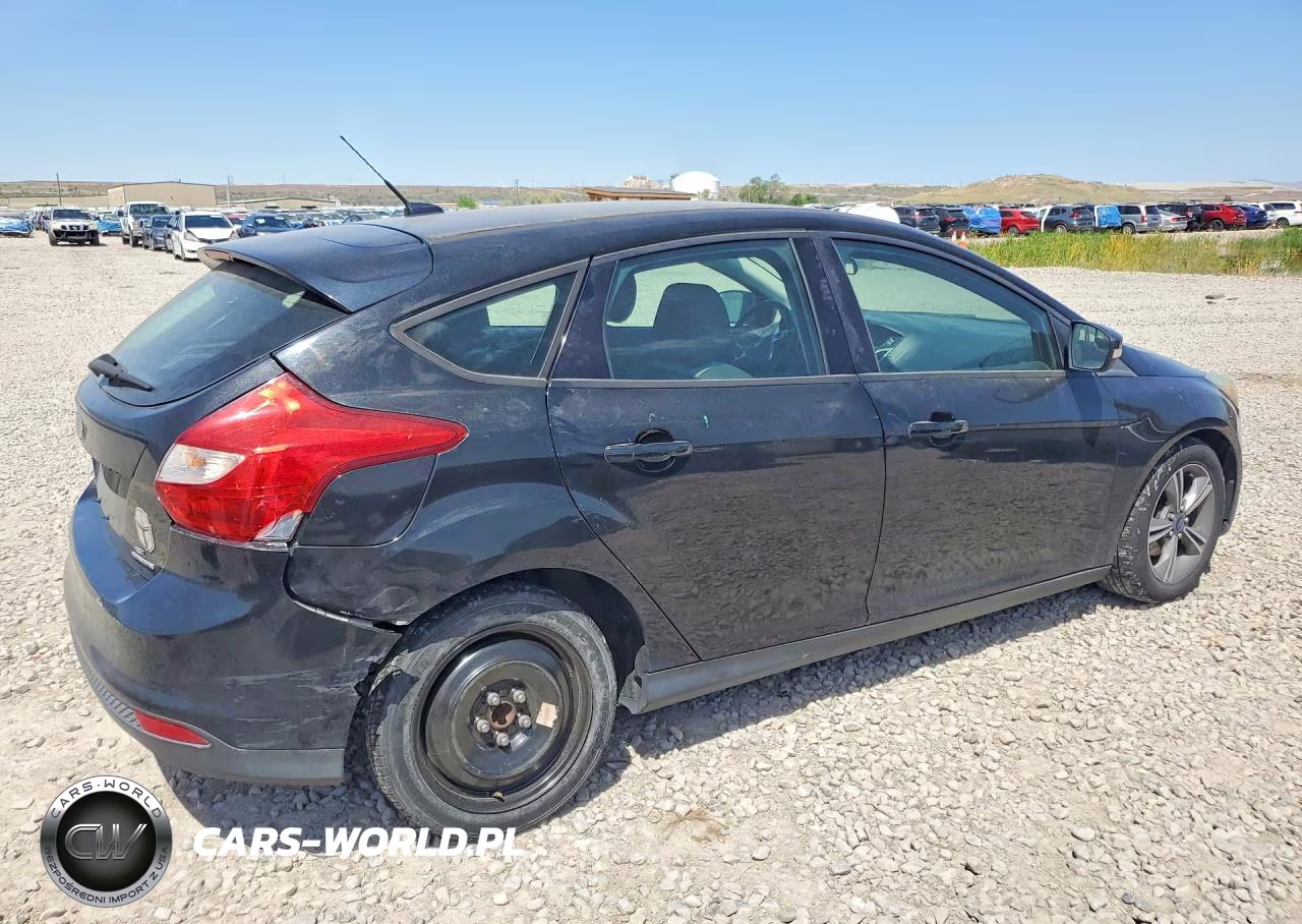 2014 Ford Focus Se VIN:1FADP3K27EL276782 - 3