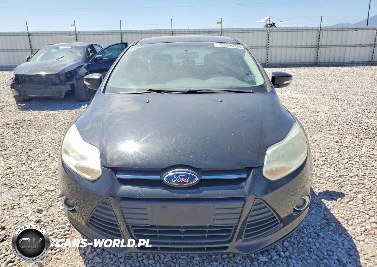 2014 Ford Focus Se VIN:1FADP3K27EL276782 - 5