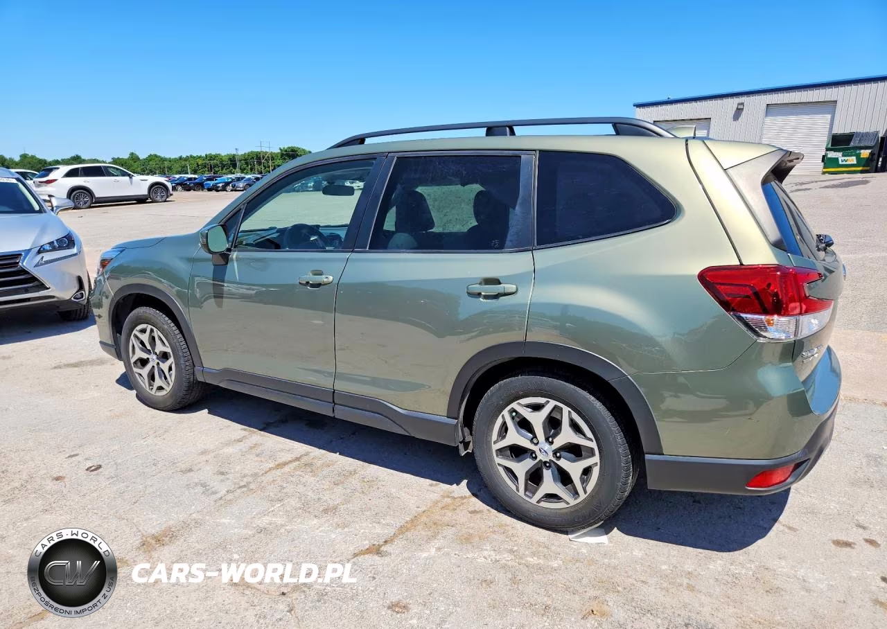 2021 Subaru Forester Premium VIN:JF2SKAJC7MH586741 - 2