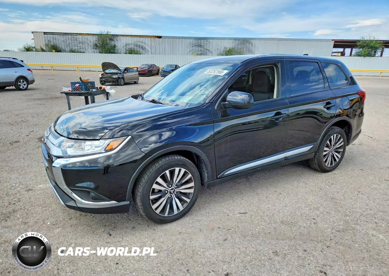 2020 Mitsubishi Outlander Es – zdjęcie 1 z 13