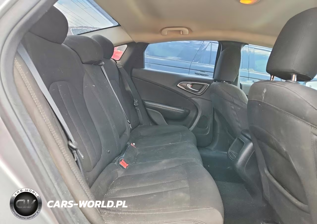 2015 Chrysler 200 Limited VIN:1C3CCCAB5FN688731 - 10