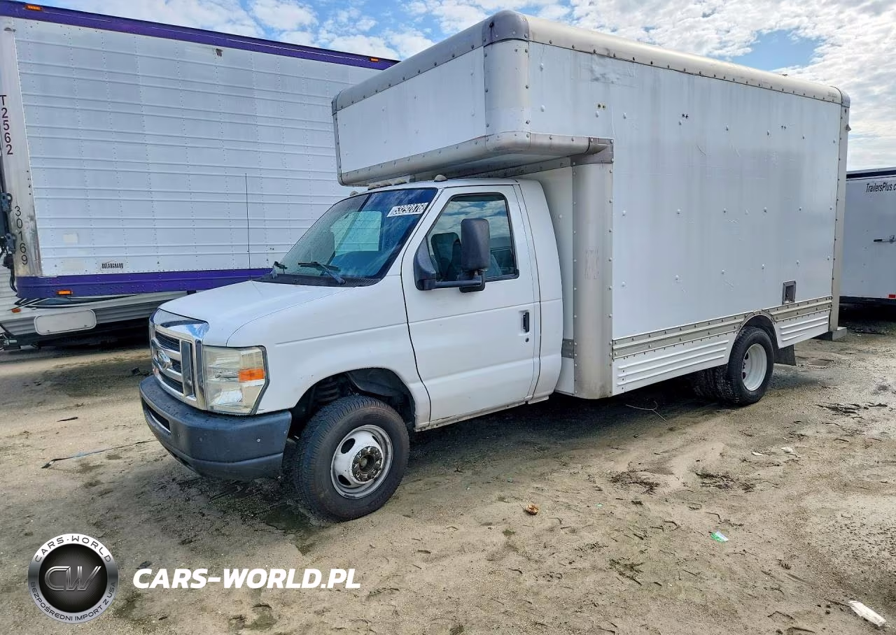 2013 Ford E450 Box Truck