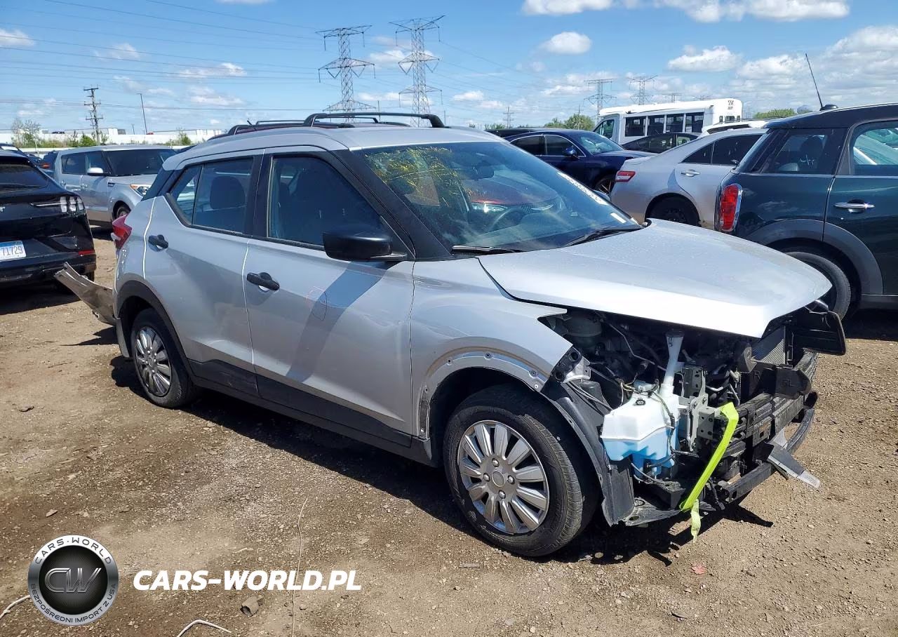 2019 Nissan Kicks S VIN:3N1CP5CUXKL563229 - 4