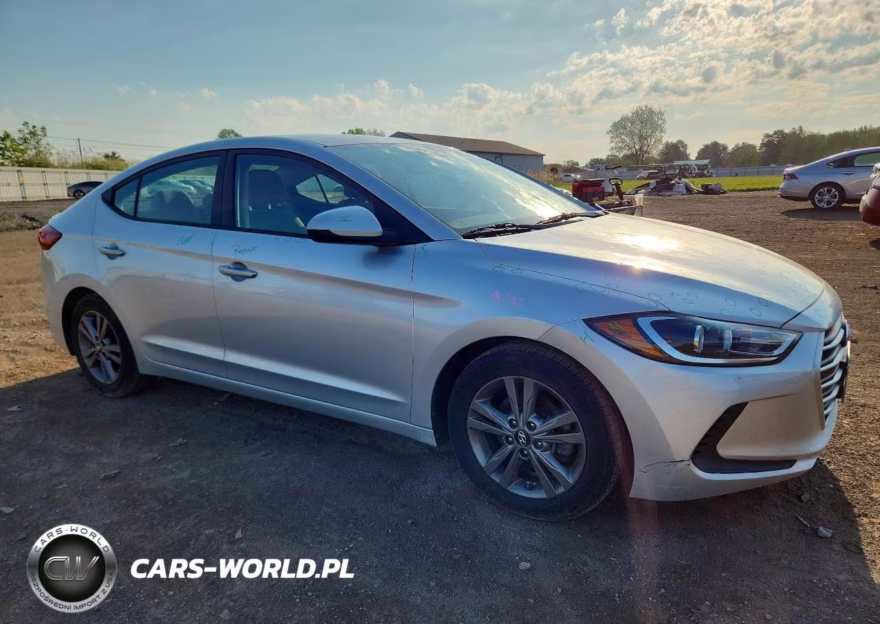 2018 Hyundai Elantra Sel VIN:5NPD84LF3JH382210 - 4