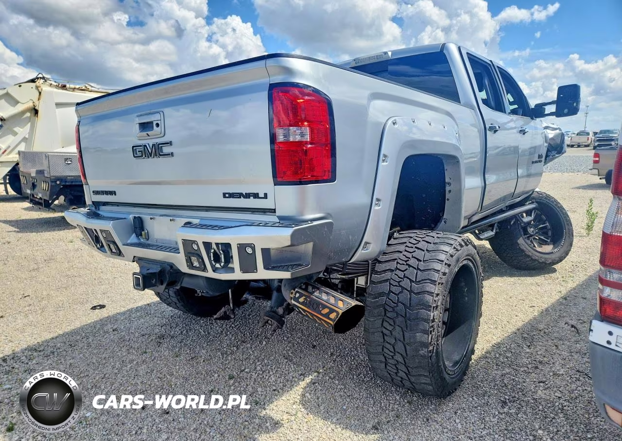 2018 GMC Sierra K2500 Denali VIN:1GT12UEY2JF133071 - 3