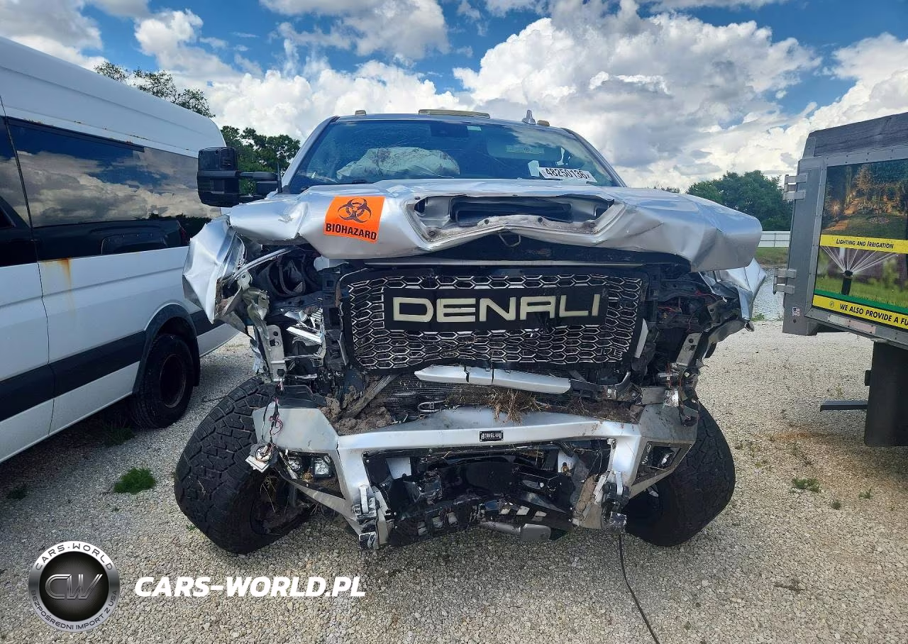 2018 GMC Sierra K2500 Denali VIN:1GT12UEY2JF133071 - 5