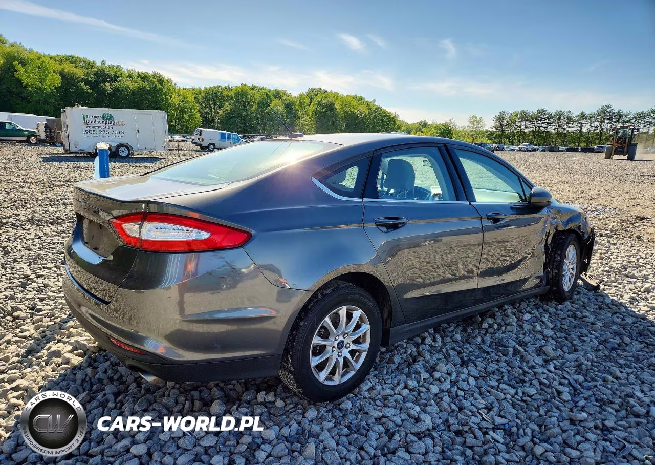 2015 Ford Fusion S VIN:3FA6P0G7XFR178294 - 3