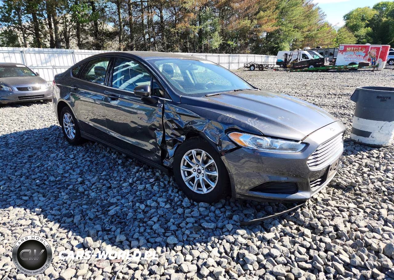 2015 Ford Fusion S VIN:3FA6P0G7XFR178294 - 4