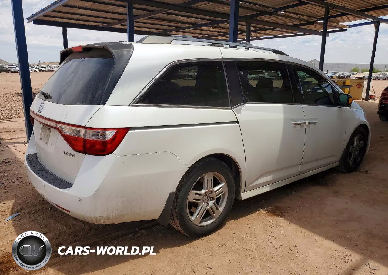 2012 Honda Odyssey Touring VIN:5FNRL5H94CB046564 - 3