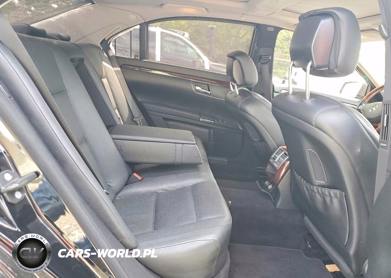 2010 Mercedes-Benz S 550 VIN:WDDNG7BB7AA350008 - 10