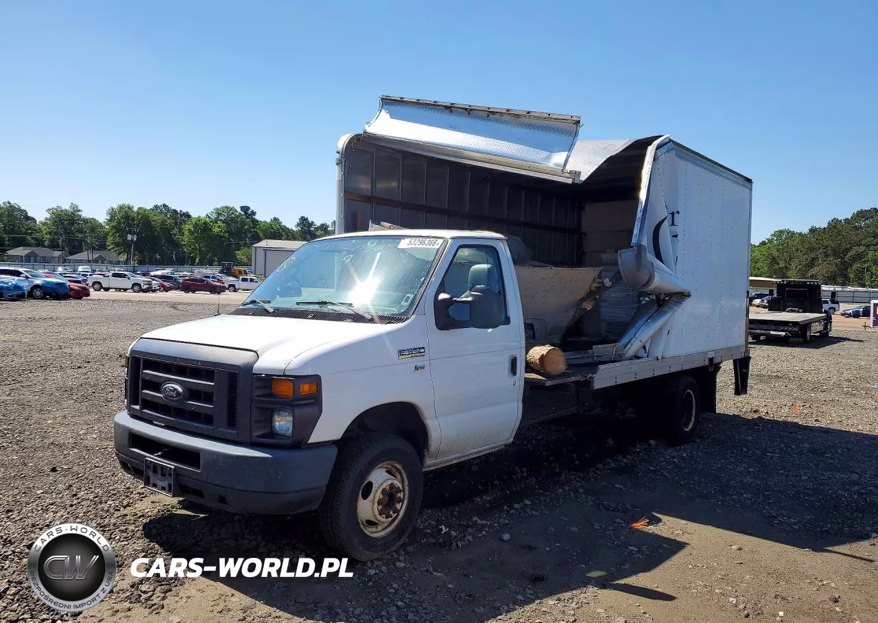 2016 Ford E350 Box Truck