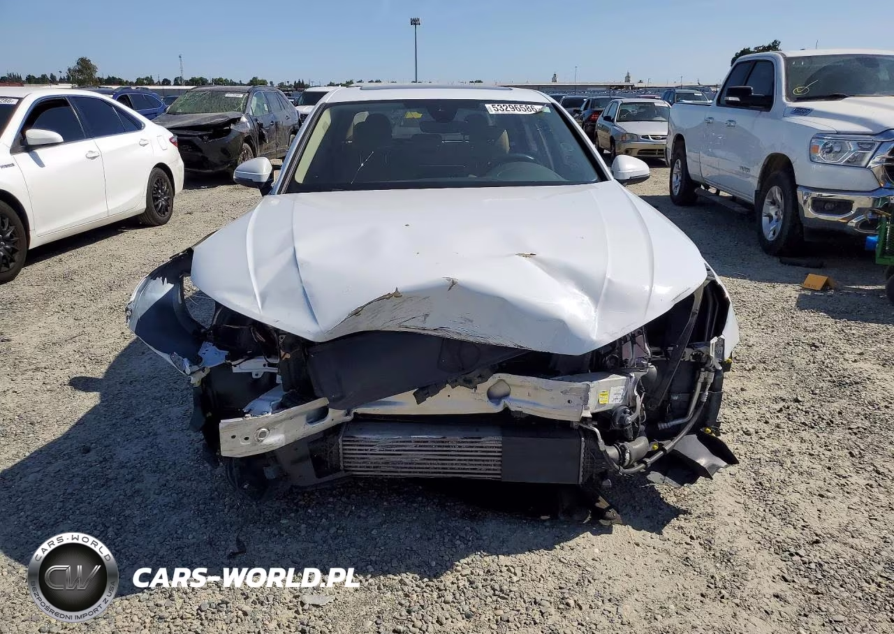2018 Audi A4 Premium Plus VIN:WAUENAF42JA044100 - 5