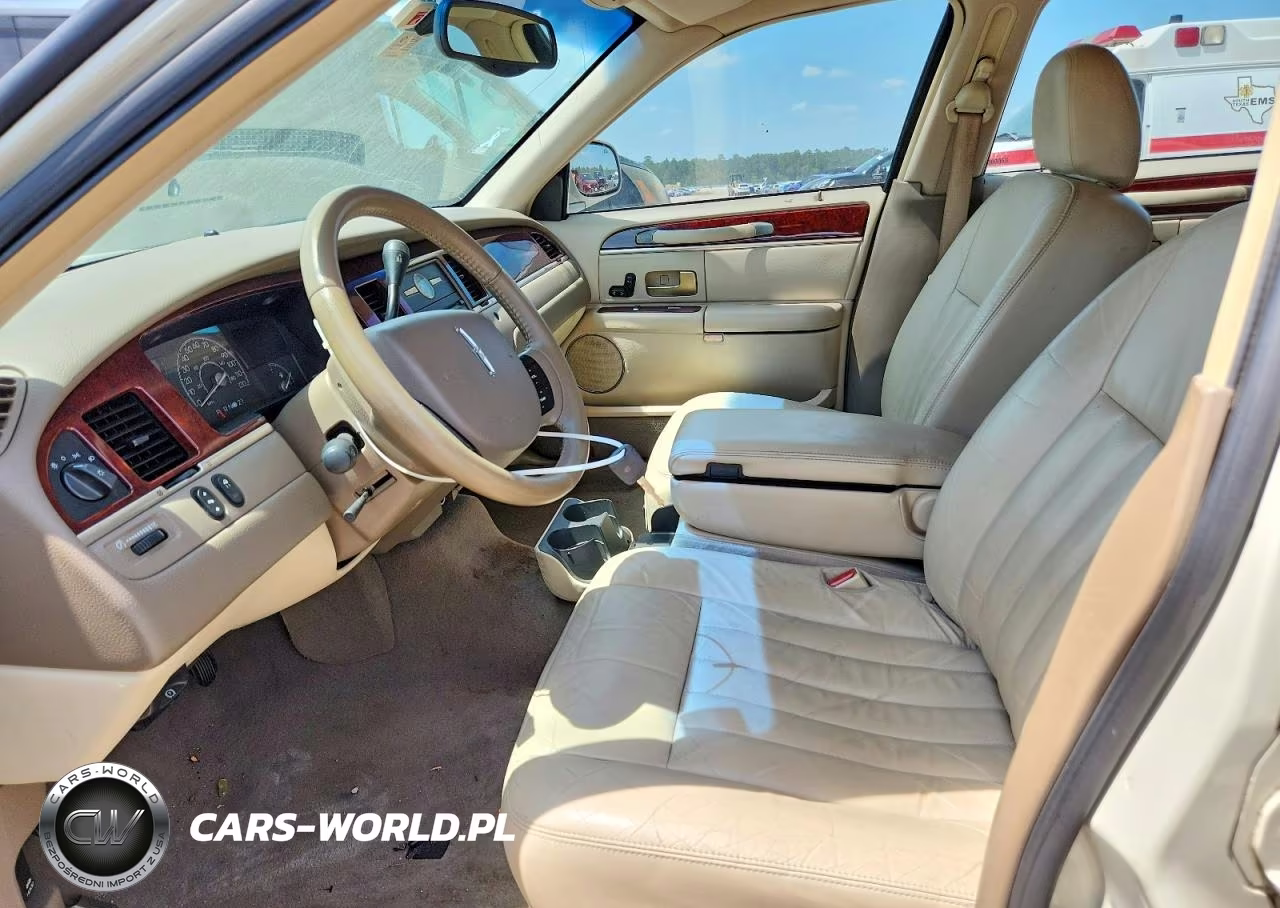 2005 Lincoln Town Car Signature VIN:1LNHM81W75Y631700 - 7