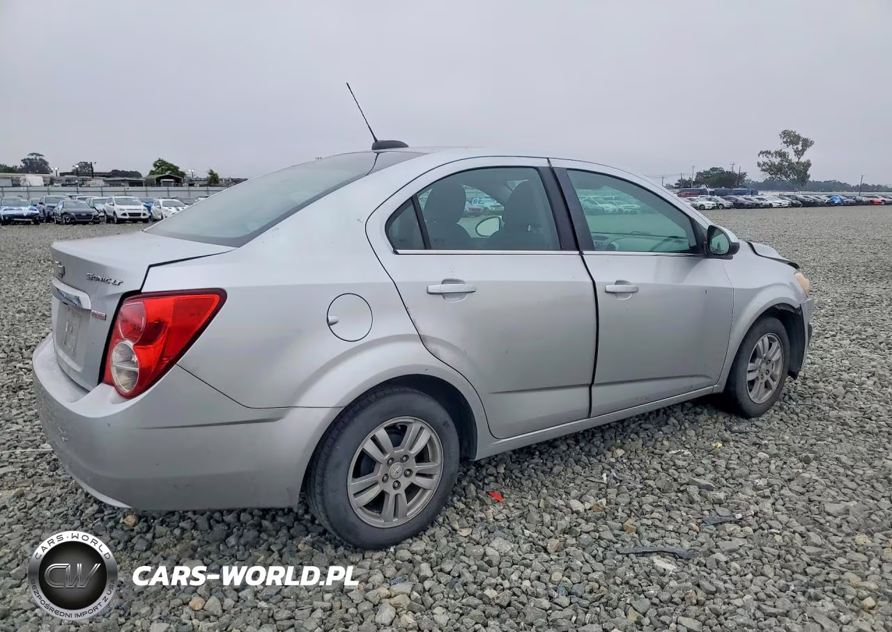2015 Chevrolet Sonic Lt VIN:1G1JC5SB2F4145820 - 3
