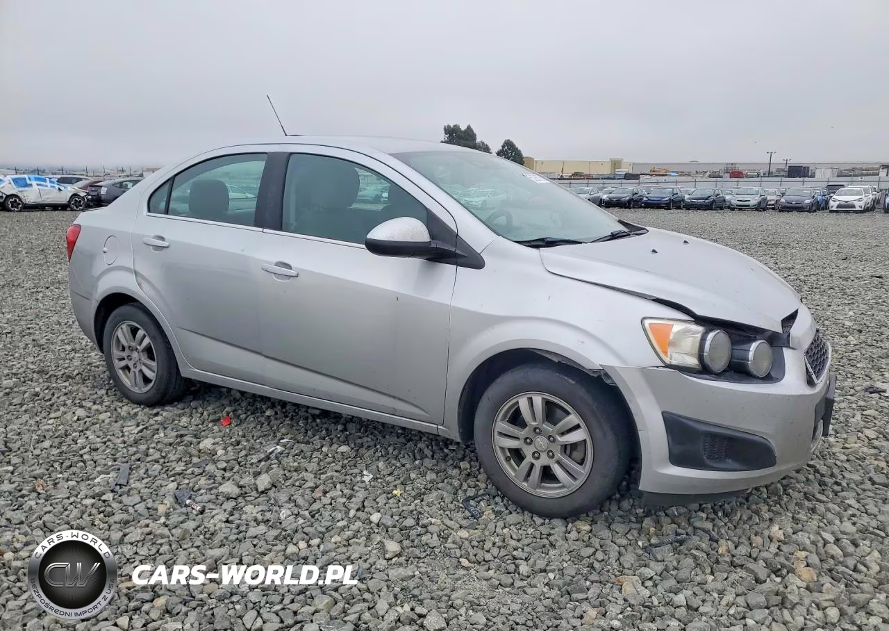 2015 Chevrolet Sonic Lt VIN:1G1JC5SB2F4145820 - 4