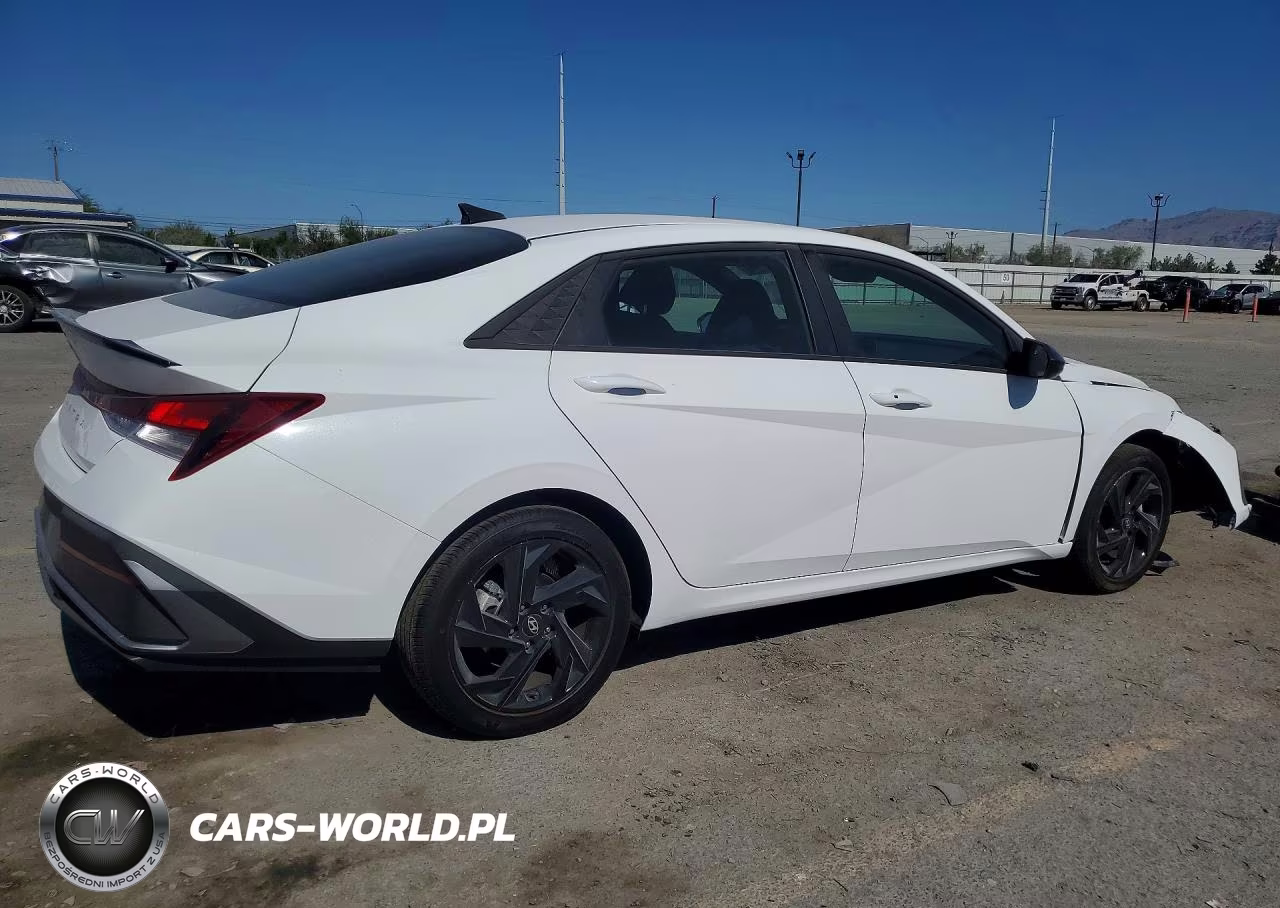 2026 Hyundai Elantra Sel Sport VIN:KMHLM4DG5TU192198 - 3