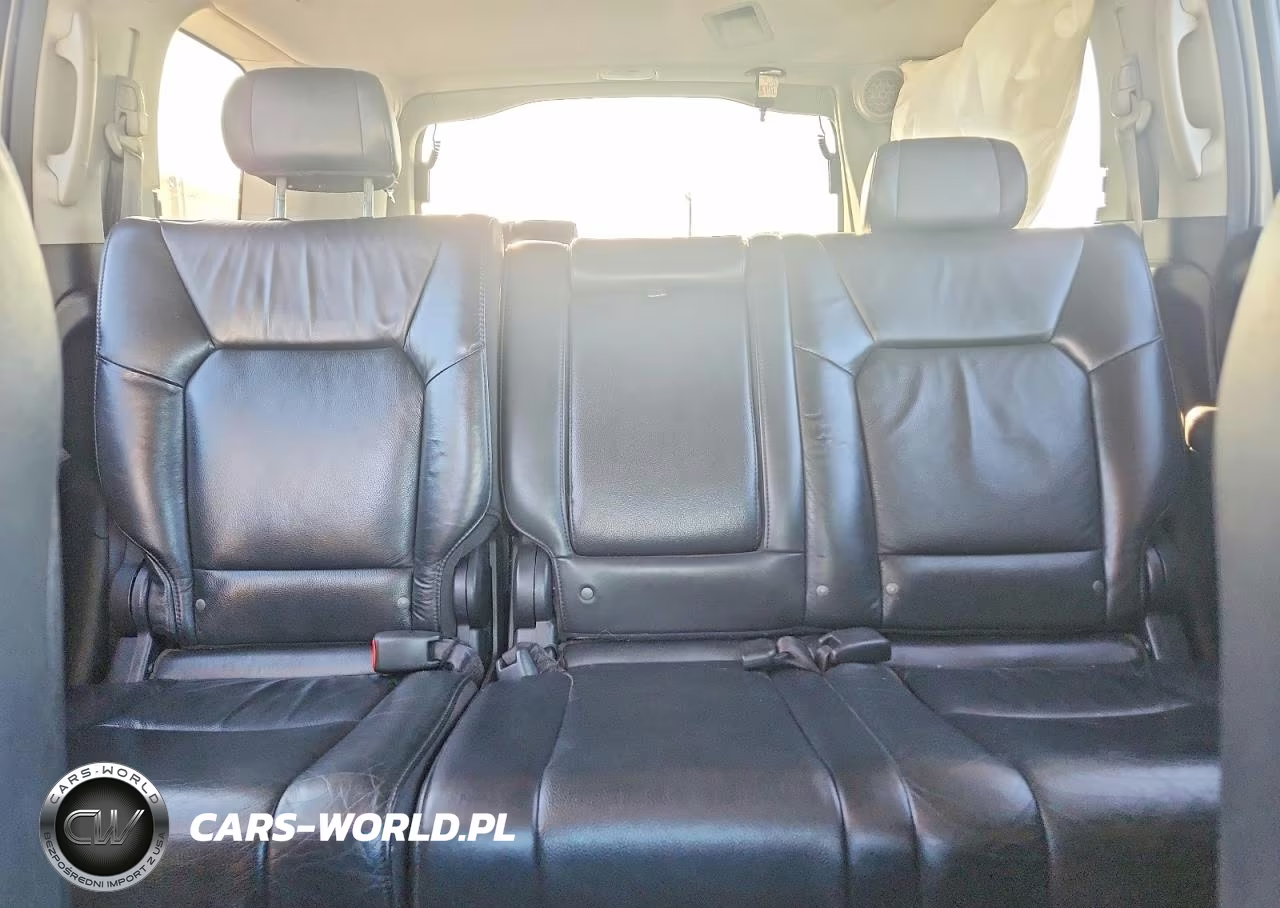 2011 Honda Pilot Touring VIN:5FNYF3H90BB032389 - 10