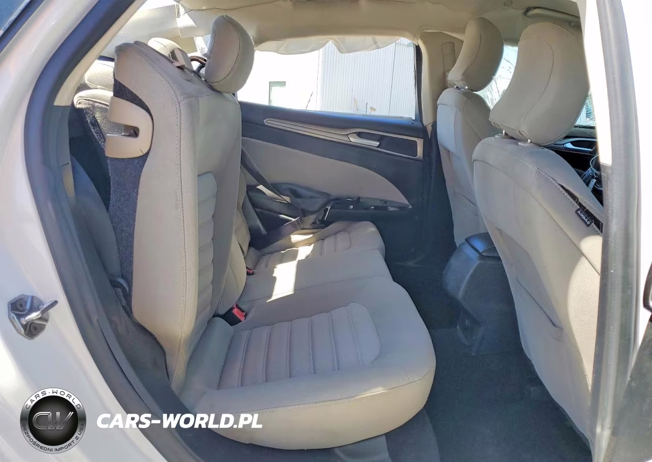 2017 Ford Fusion S Hybrid VIN:3FA6P0UUXHR247675 - 10